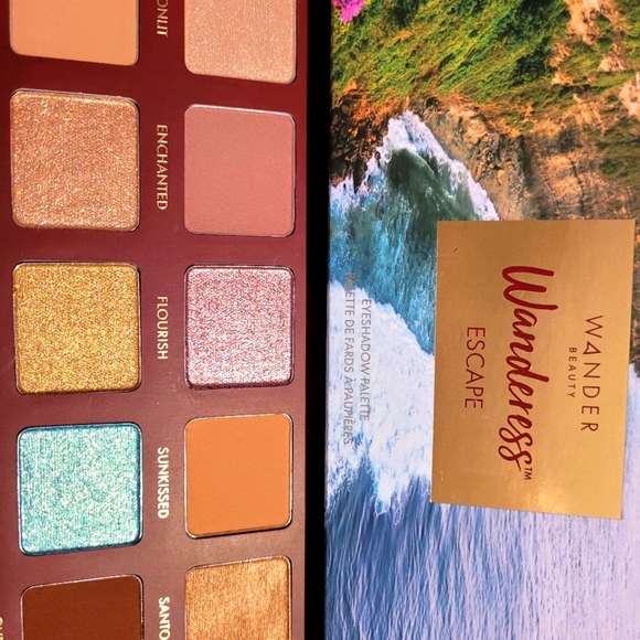 EYESHADOW Colour Pallet - Picture 1 of 2